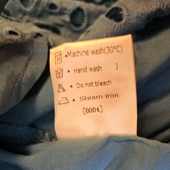 Zesica V-Neck Hollow Out Eyelet Ruffle Swing A-Line Dress Size Large NWT - Picture 10 of 15